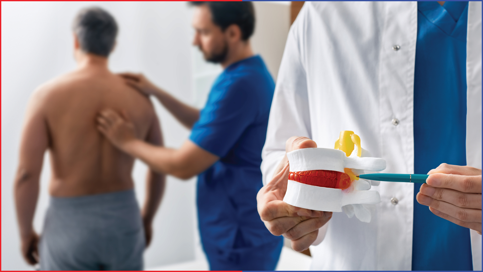 แพทย์โรงพยาบาลเอส สไปน์ กำลังอธิบายภาวะหมอนรองกระดูกทับเส้นประสาท โดยใช้โมเดลกระดูกสันหลัง พร้อมตรวจร่างกายผู้ป่วยที่มีอาการปวดหลังเรื้อรัง